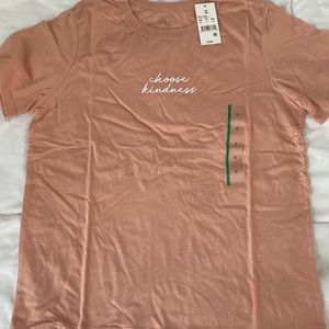 Women’s Zoe&Liv Tshirt size medium color Misty Rose